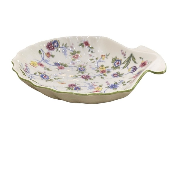 Andrea by Sadek made in Japan floral shell dish 8.5 inches green trim - Picture 2 of 7